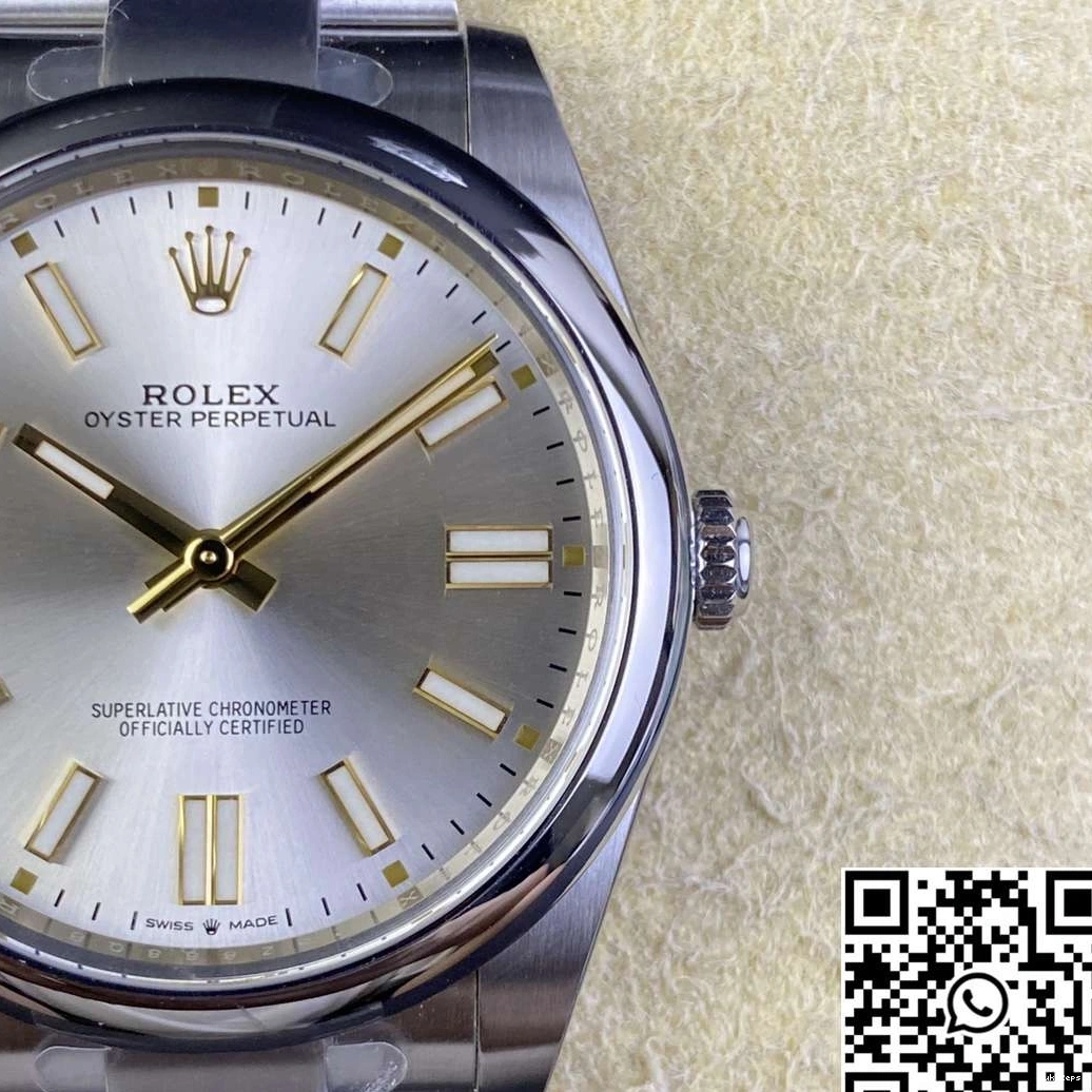 Rolex Clean Oyster Dial Factory Silver 41MM M124300-0001 Perpetual 0409